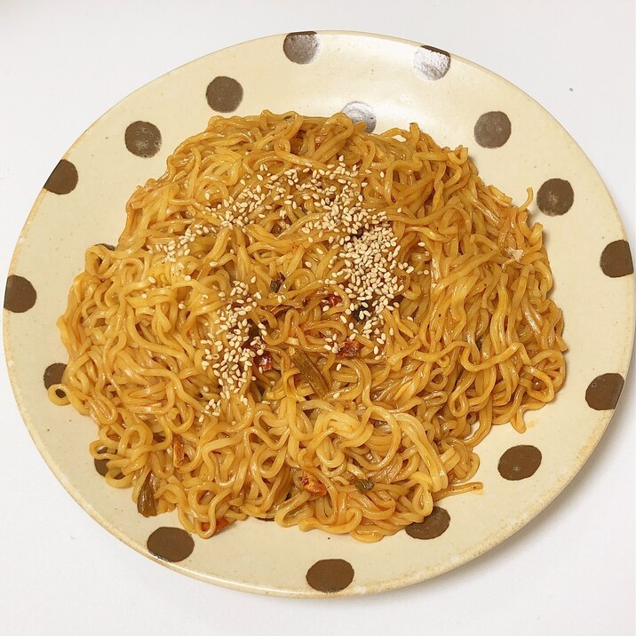 【韓国好きさん必見!】汁なし辛ラーメン